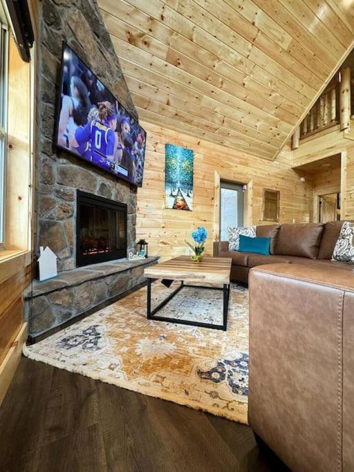 New! Indoor Pool/Ps 5/Hot Tub/Parkway Villa Pigeon Forge Eksteriør bilde