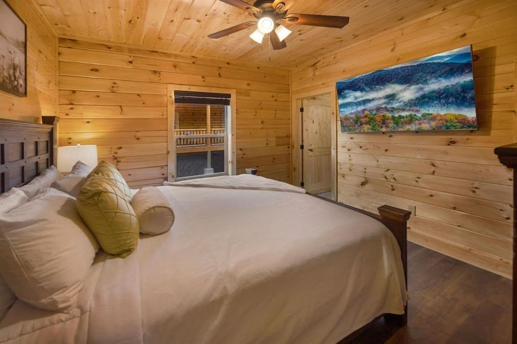 New! Indoor Pool/Ps 5/Hot Tub/Parkway Villa Pigeon Forge Eksteriør bilde