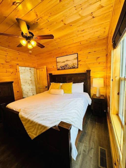 New! Indoor Pool/Ps 5/Hot Tub/Parkway Villa Pigeon Forge Eksteriør bilde