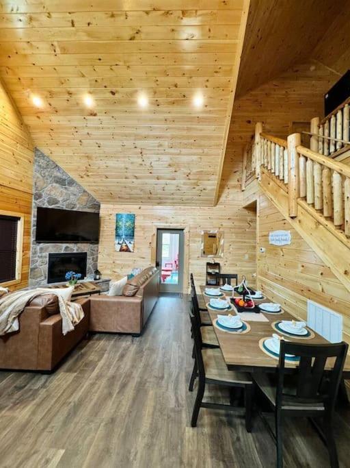 New! Indoor Pool/Ps 5/Hot Tub/Parkway Villa Pigeon Forge Eksteriør bilde