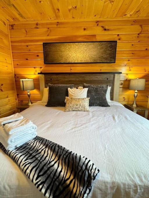 New! Indoor Pool/Ps 5/Hot Tub/Parkway Villa Pigeon Forge Eksteriør bilde