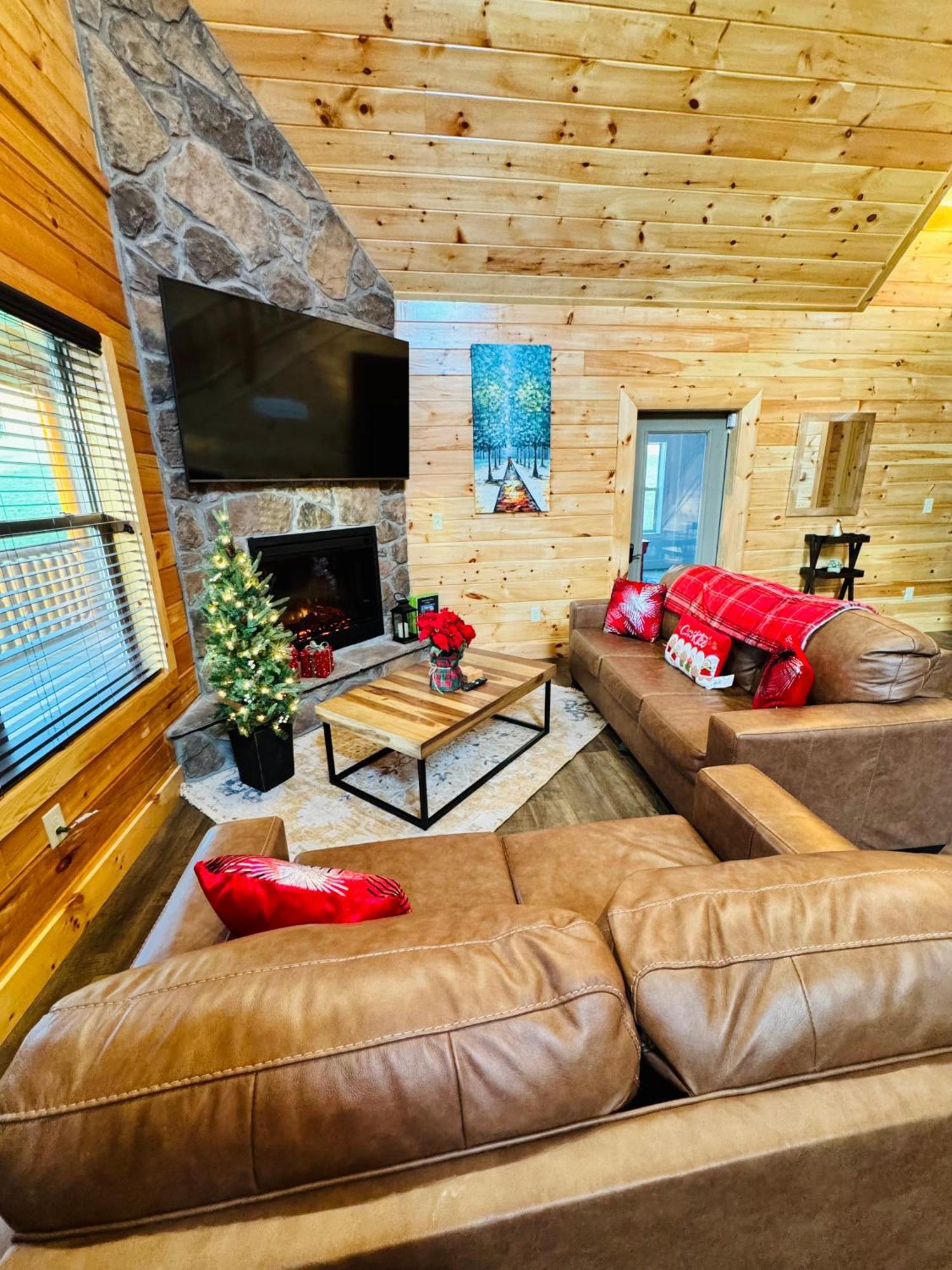 New! Indoor Pool/Ps 5/Hot Tub/Parkway Villa Pigeon Forge Eksteriør bilde